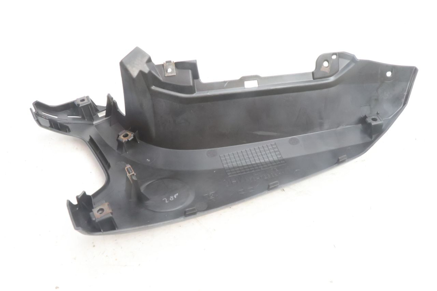 photo de CARENADO LATERAL DELANTERO IZQUIERDO INFERIOR YAMAHA N-MAX NMAX 125 (2021 - 2024) - Estado de la superficie y material