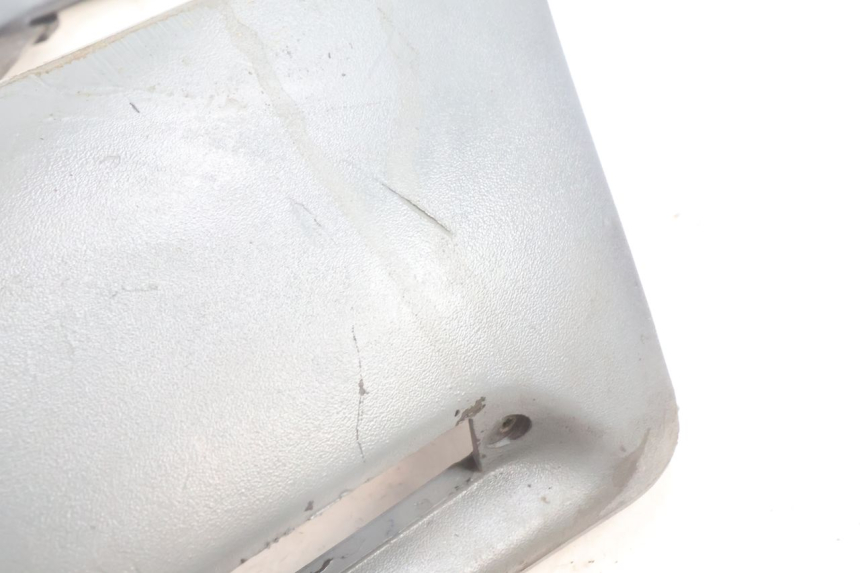 photo de CARENADO LATERAL DELANTERO IZQUIERDO INFERIOR GILERA RUNNER SP 50 (2002 - 2004) - Primer plano técnico
