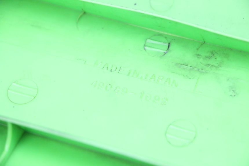 photo de CARENADO DELANTERO IZQUIERDO KAWASAKI KDX 125 (1990 - 1991) - Detalle de la pieza