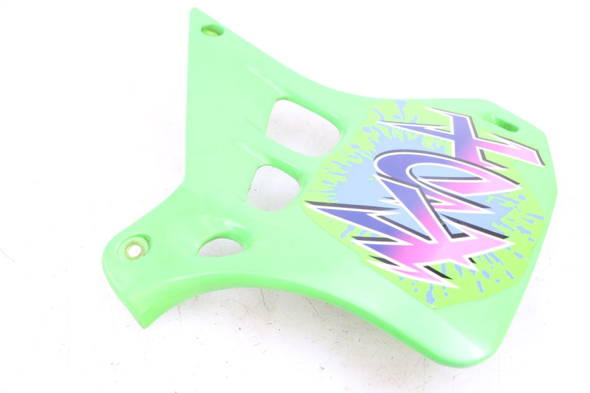 photo de CARENADO DELANTERO IZQUIERDO KAWASAKI KDX 125 (1990 - 1991) - Primer plano técnico