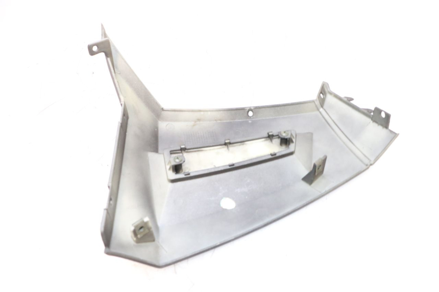 photo de CARENADO DELANTERO IZQUIERDO KEEWAY MATRIX RX9 125 (2006 - 2007) - Detalles de los puntos de fijación
