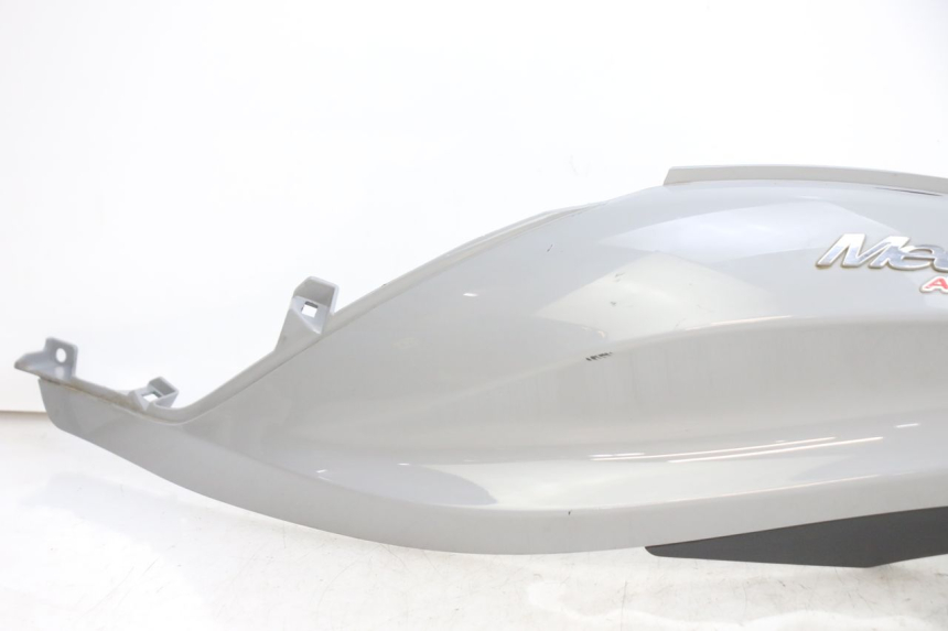 photo de FLANCO LATERAL DELANTERO IZQUIERDO PIAGGIO MEDLEY 125 (2016 - 2023) - Detalles de los puntos de fijación