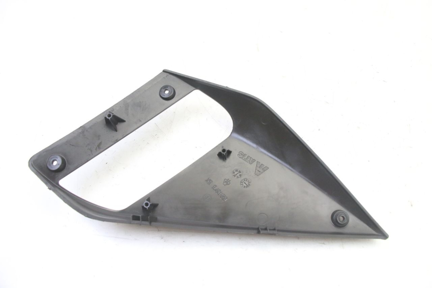 photo de CARENADO DELANTERO IZQUIERDO GILERA NEXUS 125 (2009 - 2013) - Primer plano técnico