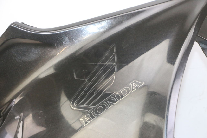 photo de CARENADO DELANTERO IZQUIERDO HONDA NTV DEAUVILLE ABS 700 (2007 - 2016) - Primer plano técnico