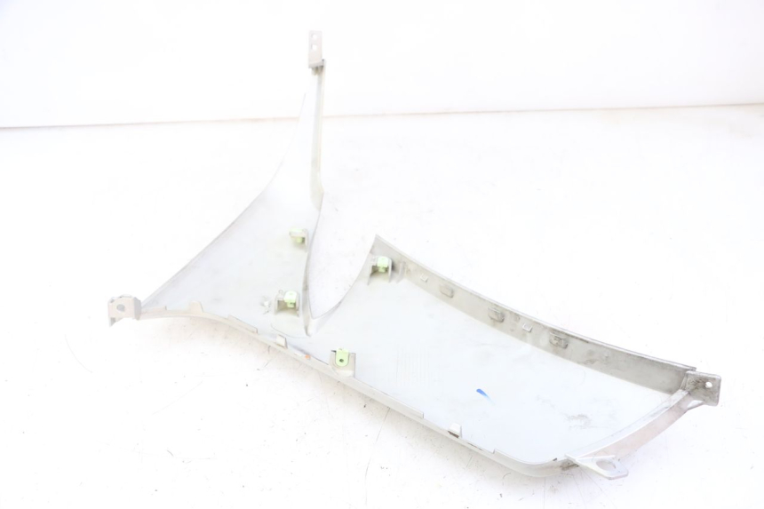 photo de CARENADO DELANTERO IZQUIERDO PEUGEOT CITYSTAR 2T 50 (2018 - 2021) - Detalles de los puntos de fijación