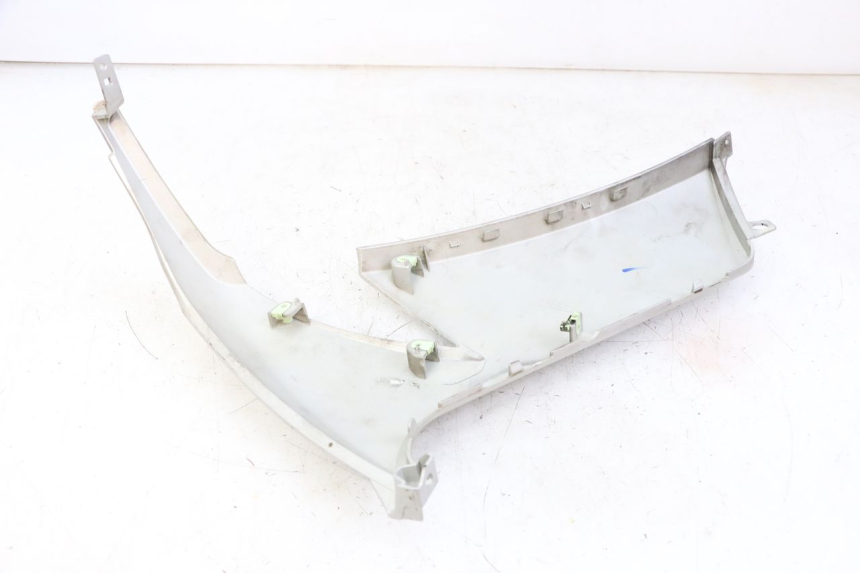 photo de CARENADO DELANTERO IZQUIERDO PEUGEOT CITYSTAR 2T 50 (2018 - 2021) - Estado de la superficie y material