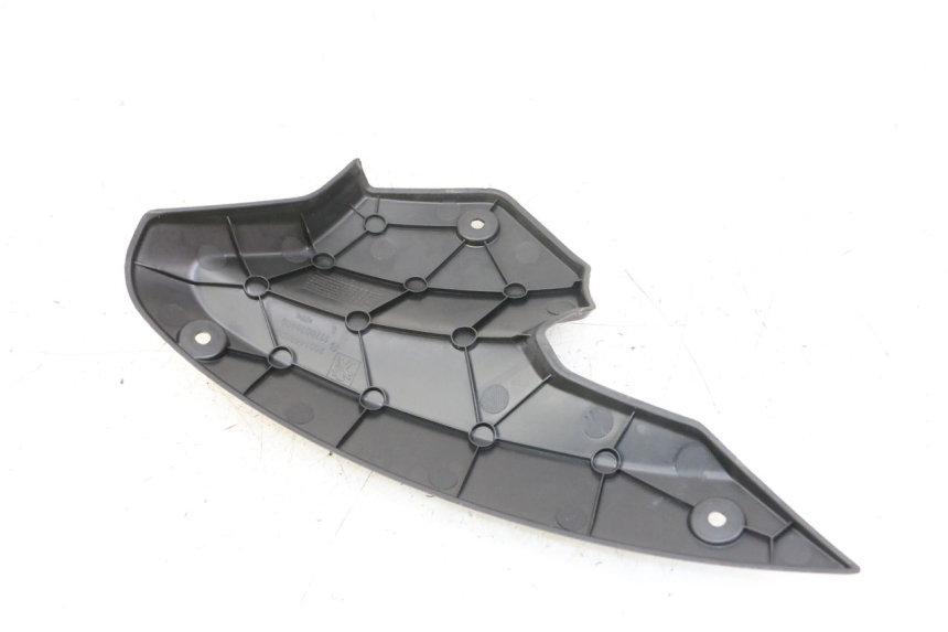 photo de CARENADO DELANTERO IZQUIERDO PEUGEOT KISBEE 4T 50 (2018 - 2022) - Detalle de la pieza