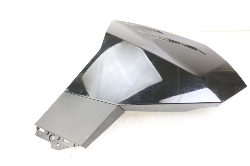 photo de CARENADO DELANTERO IZQUIERDO PEUGEOT TWEET 4T 50 (2023 - 2025) - Detalles de los puntos de fijación