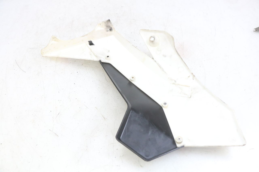 photo de FLANCO LATERAL DELANTERO IZQUIERDO YCF R-START 125 - Zoom estado de uso