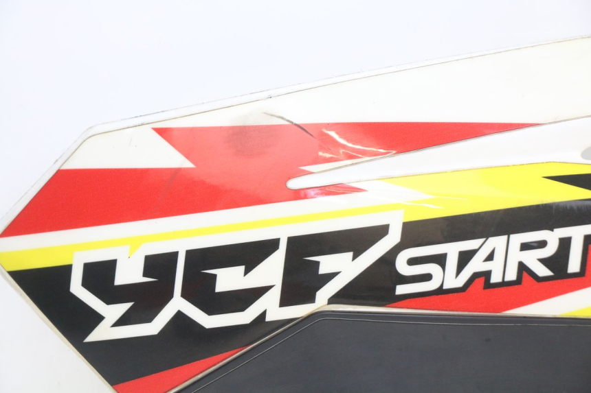 photo de FLANCO LATERAL DELANTERO IZQUIERDO YCF R-START 125 - Detalles de los puntos de fijación