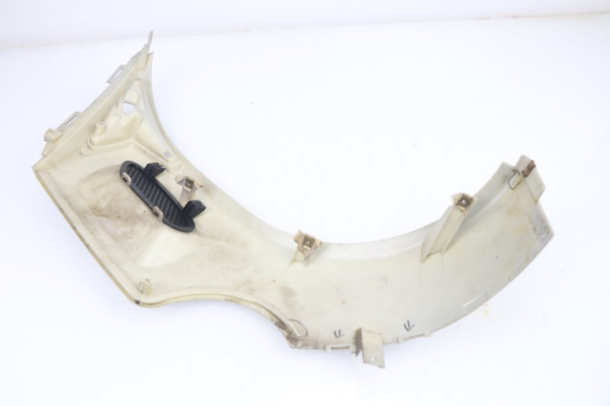 photo de CARENADO DELANTERO IZQUIERDO PEUGEOT SUM UP 125 (2008 - 2013) - Primer plano técnico