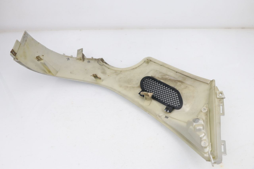 photo de CARENADO DELANTERO IZQUIERDO PEUGEOT SUM UP 125 (2008 - 2013) - Estado de la superficie y material