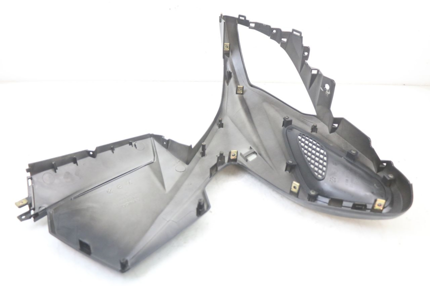 photo de CARENADO DELANTERO IZQUIERDO KYMCO SUPER 8 125 (2008 - 2015) - Detalles de los puntos de fijación