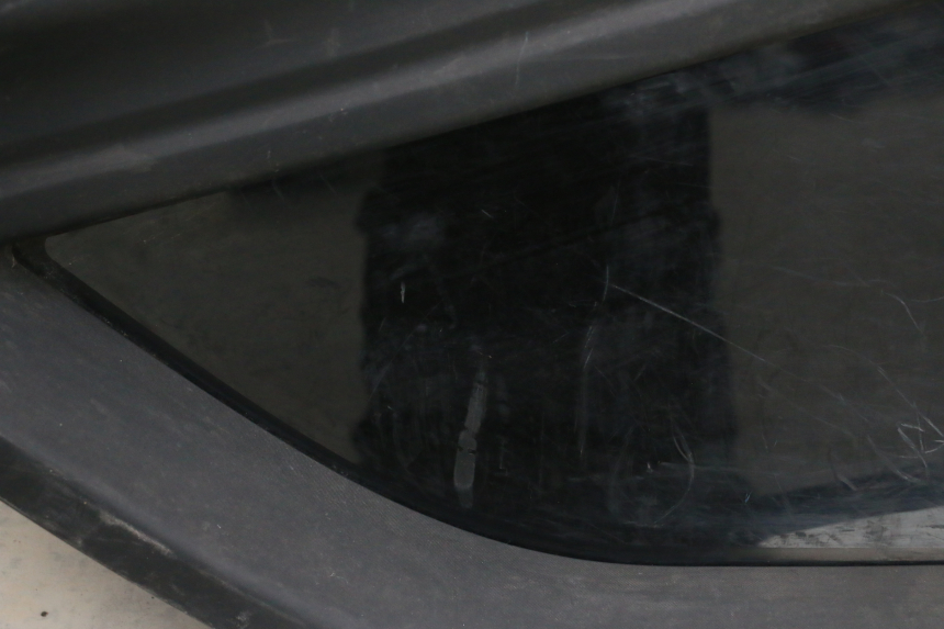 photo de CARENADO DELANTERO IZQUIERDO RENAULT TWIZY 45 (2012 - 2019) - Primer plano de alta resolución