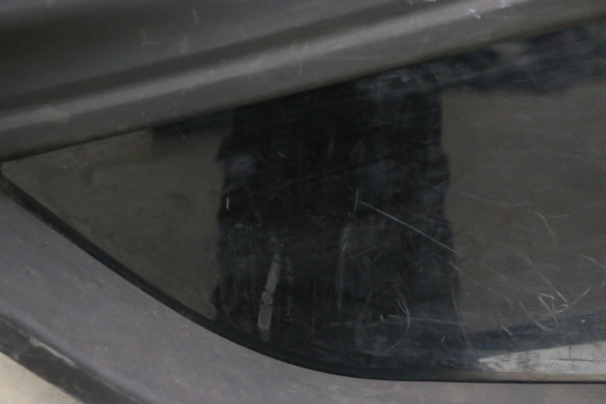 photo de CARENADO DELANTERO IZQUIERDO RENAULT TWIZY 45 (2012 - 2019) - Inspección visual detallada
