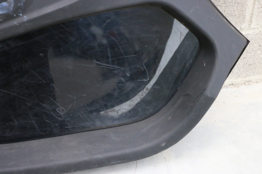 photo de CARENADO DELANTERO IZQUIERDO RENAULT TWIZY 45 (2012 - 2019) - Enfoque en la estructura