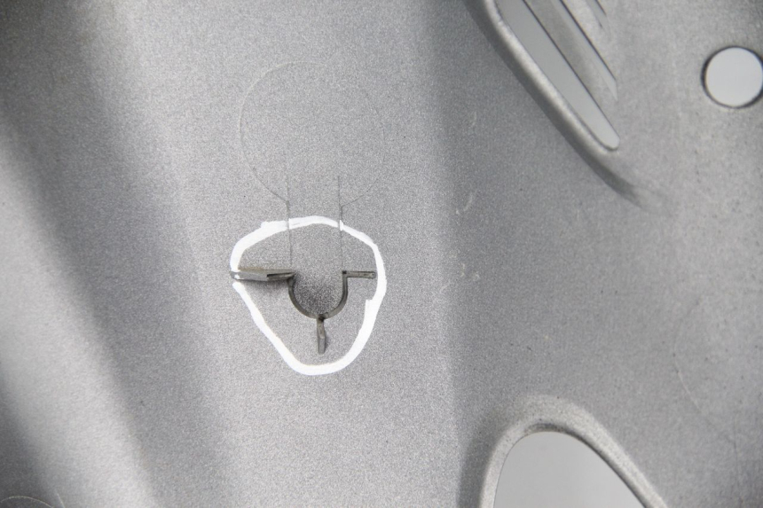 photo de CARENADO DELANTERO IZQUIERDO SUZUKI UC EPICURO 125 (1999 - 2003) - Zoom estado de uso