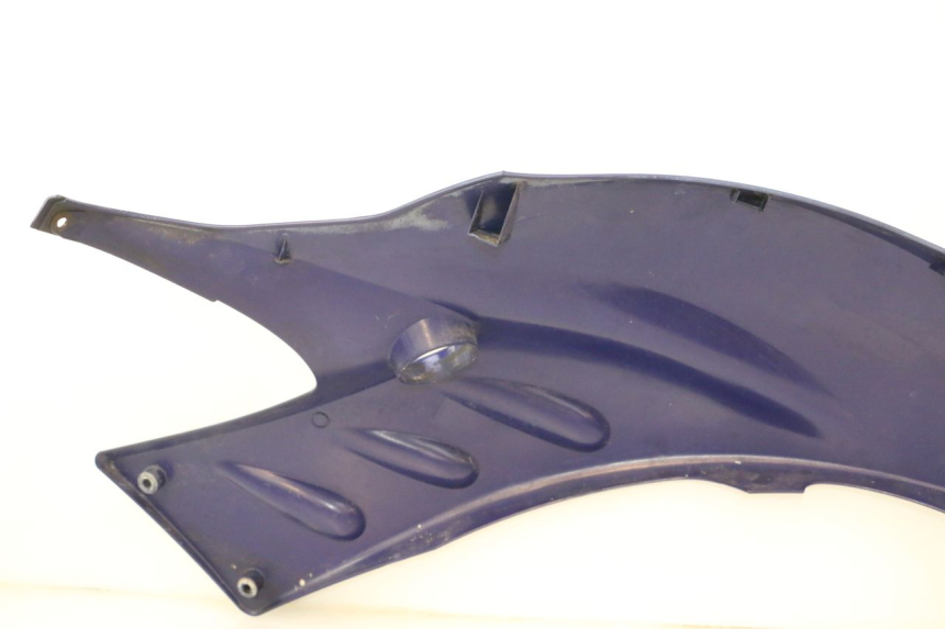 photo de CARENADO DELANTERO IZQUIERDO YAMAHA WAVE RUNNER GP R 1200 (2000 - 2003) - Detalles de los puntos de fijación
