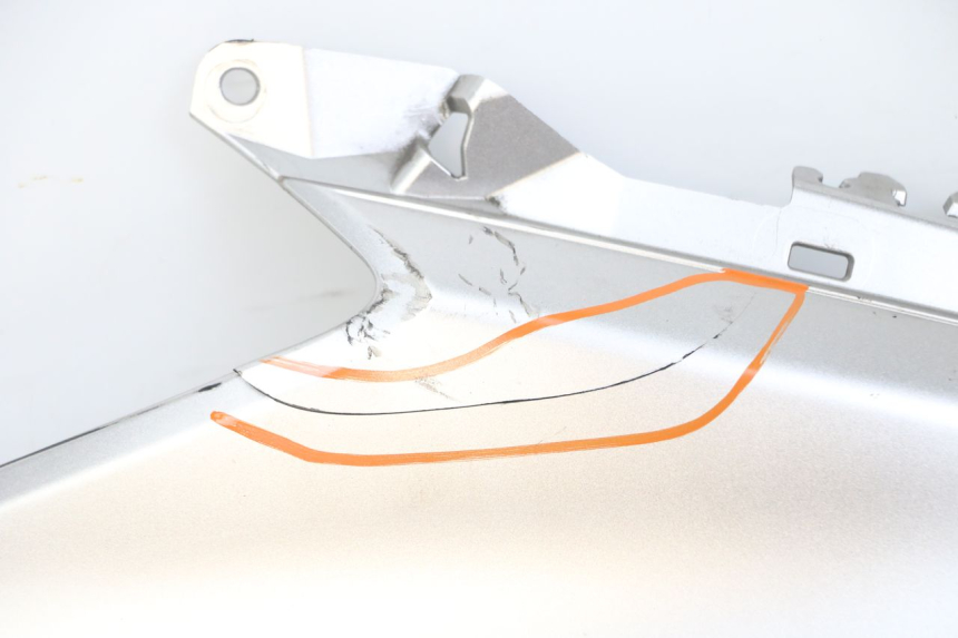 photo de FLANCO LATERAL DELANTERO IZQUIERDO YAMAHA XMAX X-MAX ABS 125 (2017 - 2020) - Otra vista del artículo