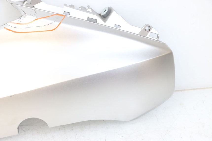 photo de FLANCO LATERAL DELANTERO IZQUIERDO YAMAHA XMAX X-MAX ABS 125 (2017 - 2020) - Características distintivas