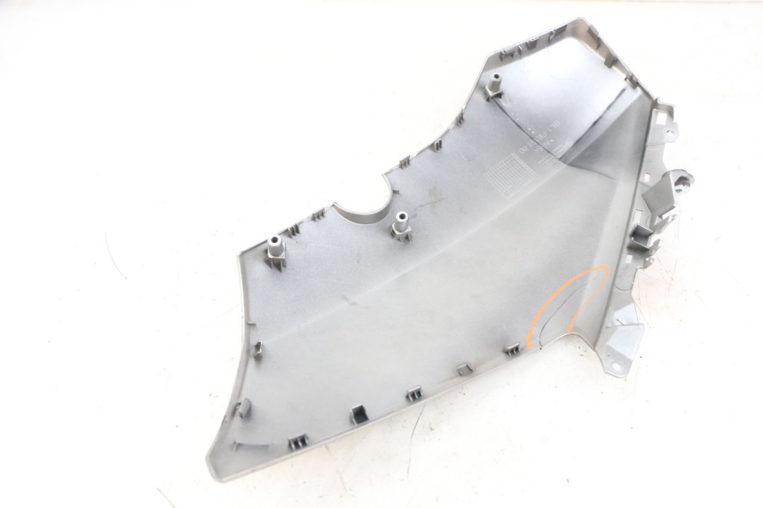 photo de FLANCO LATERAL DELANTERO IZQUIERDO YAMAHA XMAX X-MAX ABS 125 (2017 - 2020) - Otra perspectiva