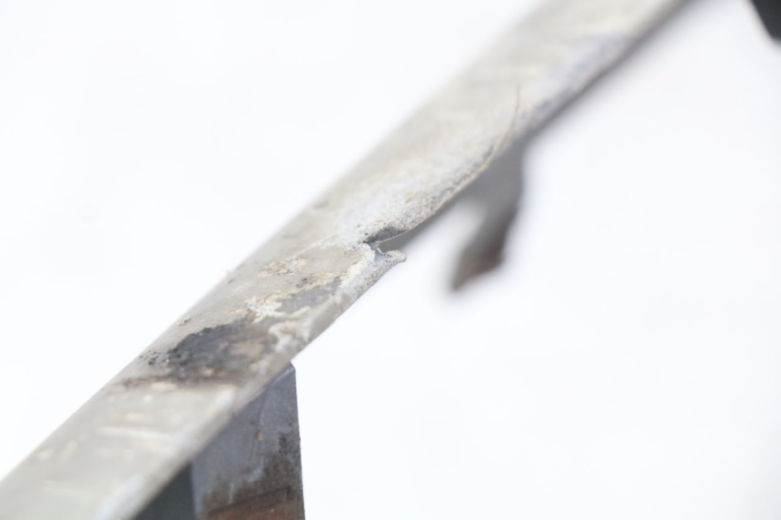 photo de FLANCO LATERAL DELANTERO IZQUIERDO YAMAHA XMAX X-MAX 125 (2006 - 2009) - Detalles de los puntos de fijación