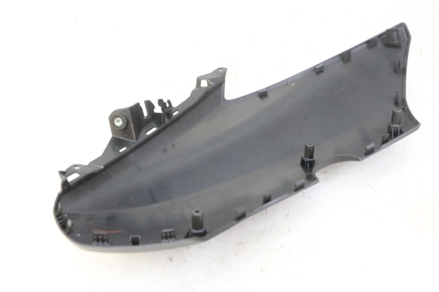 photo de CARENADO DELANTERO IZQUIERDO YAMAHA XMAX X-MAX 125 (2021 - 2025) - Primer plano técnico