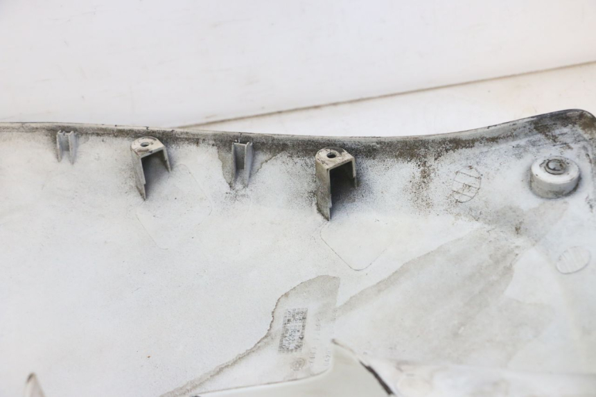 photo de CARENADO DELANTERO IZQUIERDO HONDA XLV VARADERO 125 (2000 - 2006) - Primer plano técnico