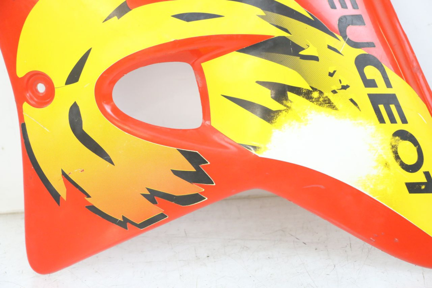 photo de FLANCO LATERAL DELANTERO IZQUIERDO PEUGEOT XP6 50 (1997 - 2003) - Detalles de los puntos de fijación