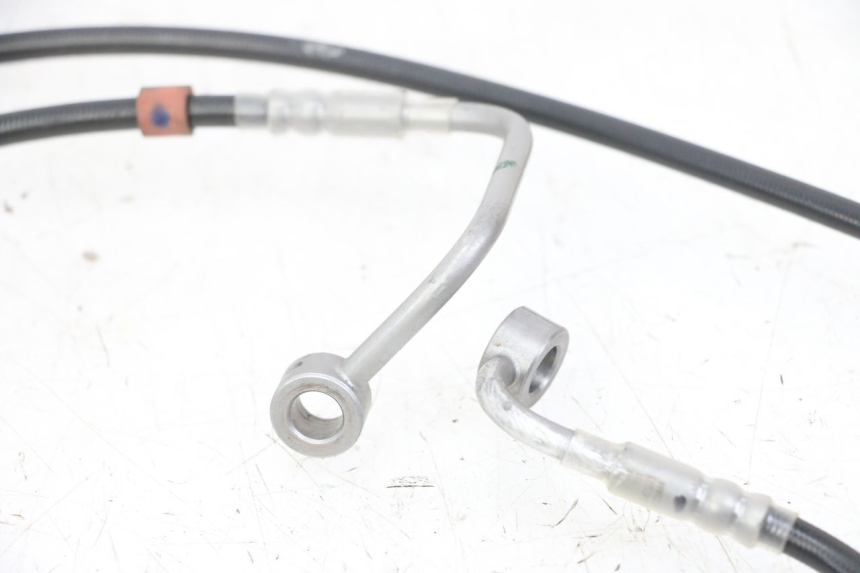 photo de MANGUERA DE FRENO TRASERO ROYAL ENFIELD CONTINENTAL GT 650 (2019 - 2024) - Primer plano técnico