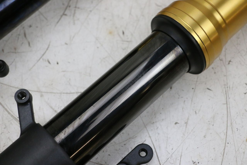 photo de HORQUILLA SUZUKI GSXR GSX-R 1000 (2003 - 2004) - Marcados y referencias originales