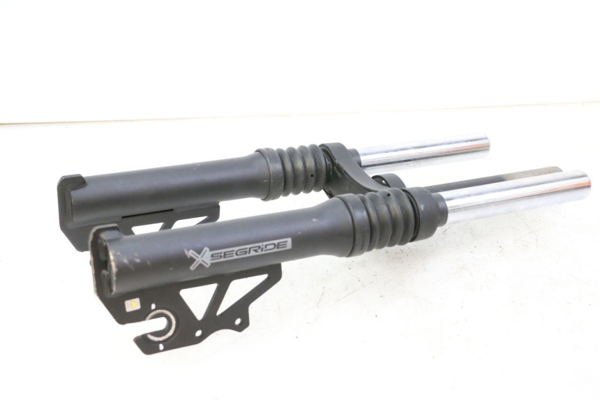 photo de HORQUILLA SEGWAY NINEBOT ZT3 PRO 1 - Estado de la superficie y material