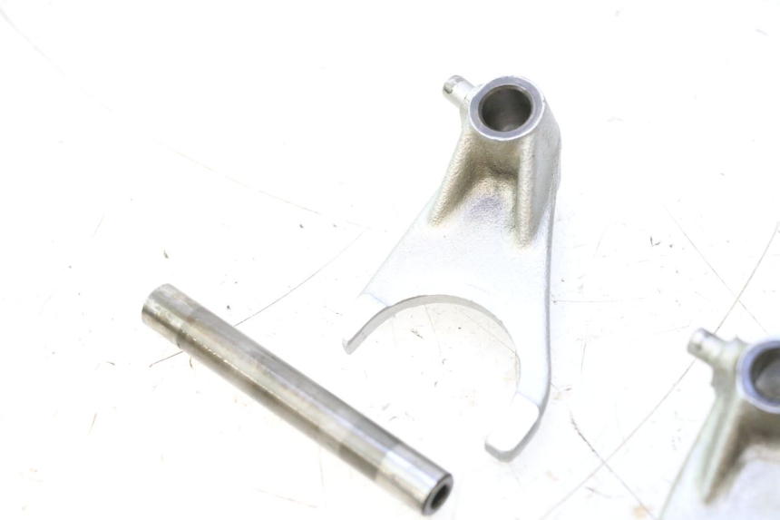 photo de CAJA CAMBIOS HORQUILLA SUZUKI DR S 600 (1985 - 1989) - Detalles de los puntos de fijación
