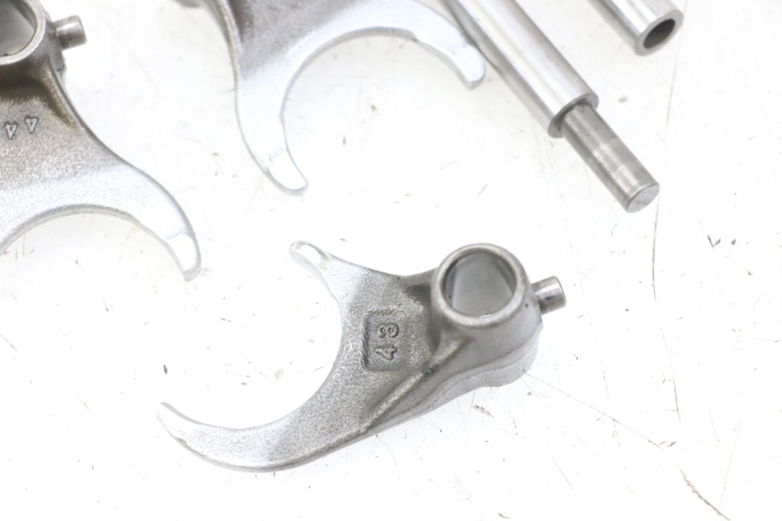 photo de CAJA CAMBIOS HORQUILLA KAWASAKI KX F KXF 450 (2009 - 2011) - Detalles de los puntos de fijación