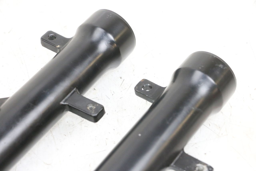 photo de BOTELLA HORQUILLA  KYMCO AGILITY 16+ 4T 50 (2018 - 2023) - Detalles de los puntos de fijación