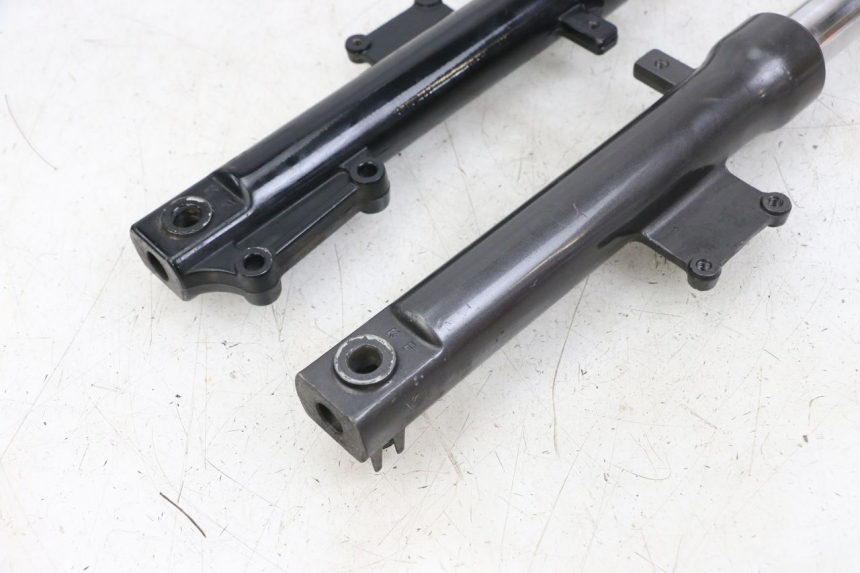 photo de TUBO DE HORQUILLA KYMCO AGILITY 4T 50 (2018 - 2022) - Otra perspectiva