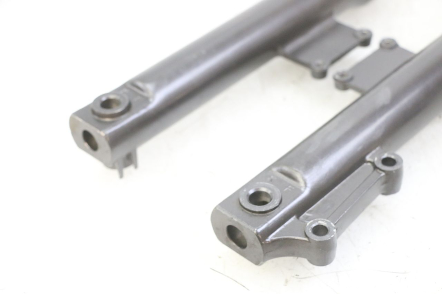 photo de Tubo de horquilla KYMCO AGILITY 4T 50 (2005 - 2018) - Detalles de los puntos de fijación