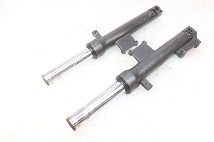 photo de Tubo de horquilla KYMCO AGILITY 4T 50 (2005 - 2018) - Primer plano técnico