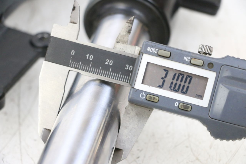 photo de TUBO DE HORQUILLA KYMCO AGILITY 4T 50 (2018 - 2022) - Zoom estado de uso