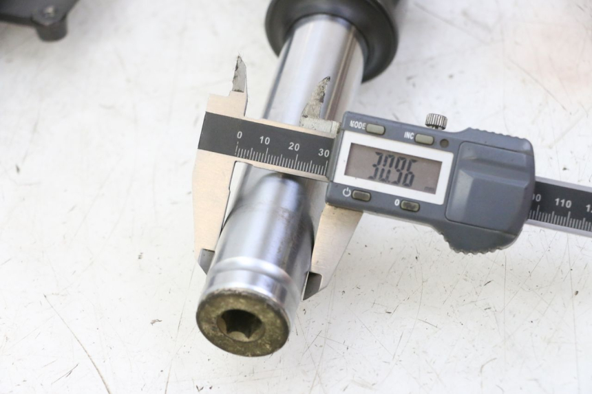 photo de BOTELLA HORQUILLA  KYMCO AGILITY NAKED RENOUVO 2T 50 (2011 - 2018) - Detalle de la pieza