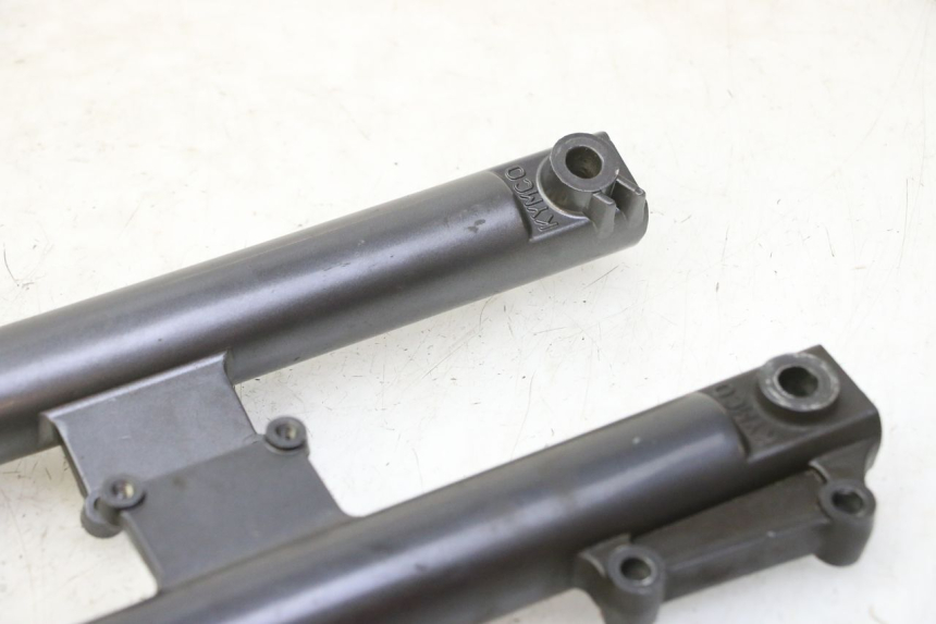 photo de BOTELLA HORQUILLA  KYMCO AGILITY NAKED RENOUVO 2T 50 (2011 - 2018) - Otra perspectiva