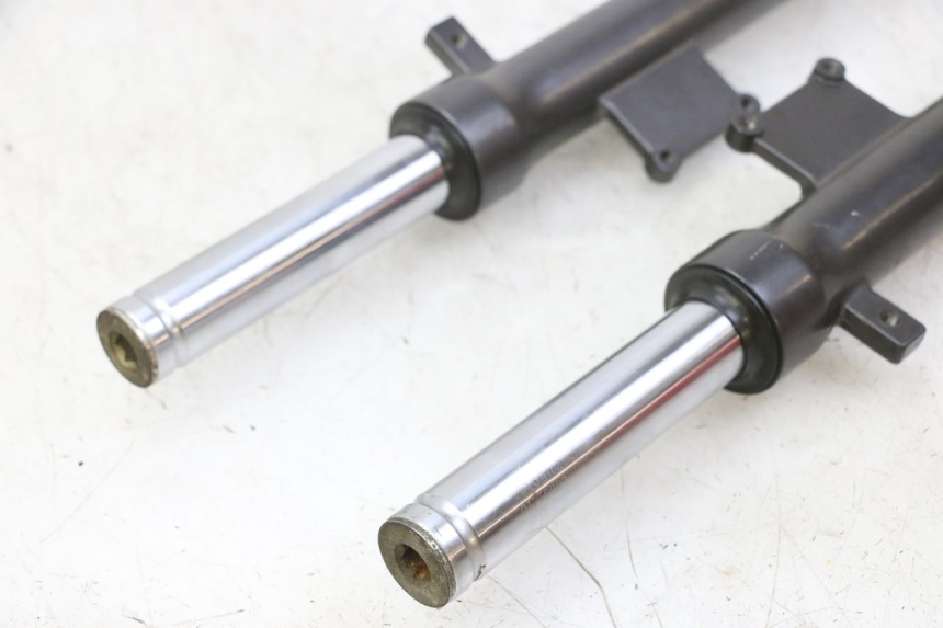 photo de BOTELLA HORQUILLA  KYMCO AGILITY NAKED RENOUVO 2T 50 (2011 - 2018) - Primer plano técnico