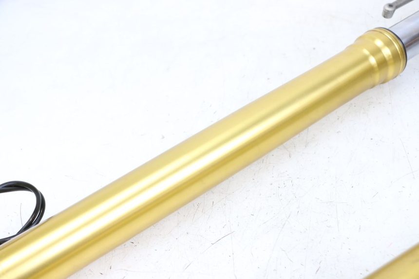 photo de BOTELLA HORQUILLA  BMW S RR ABS S1000RR 1000 (2015 - 2018) - Inspección visual detallada