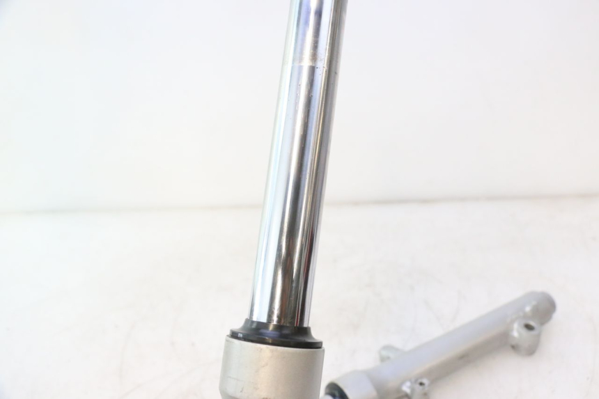 photo de BOTELLA HORQUILLA  SUZUKI BURGMAN 125 (2007 - 2014) - Otra perspectiva