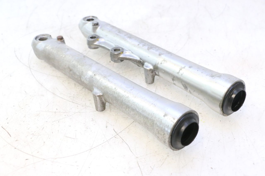 photo de BOTELLA HORQUILLA  HONDA CB TWO FIFTY 250 (1991 - 2002) - Primer plano técnico