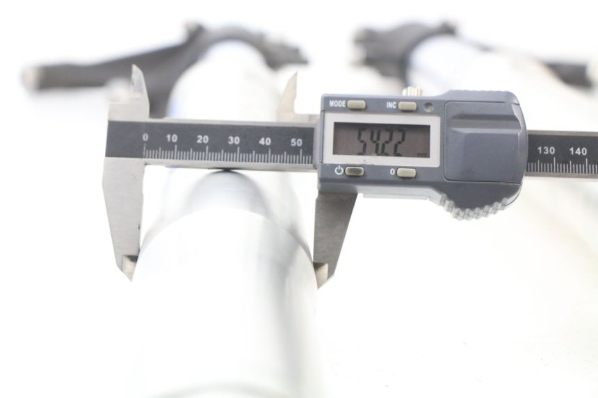 photo de BOTELLA HORQUILLA  HONDA CBR RR FIREBLADE 1000 (2006 - 2007) - Zoom estado de uso