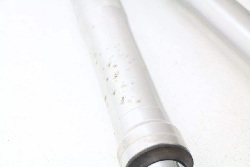 photo de BOTELLA HORQUILLA  HONDA CBR RR FIREBLADE 1000 (2006 - 2007) - Primer plano técnico