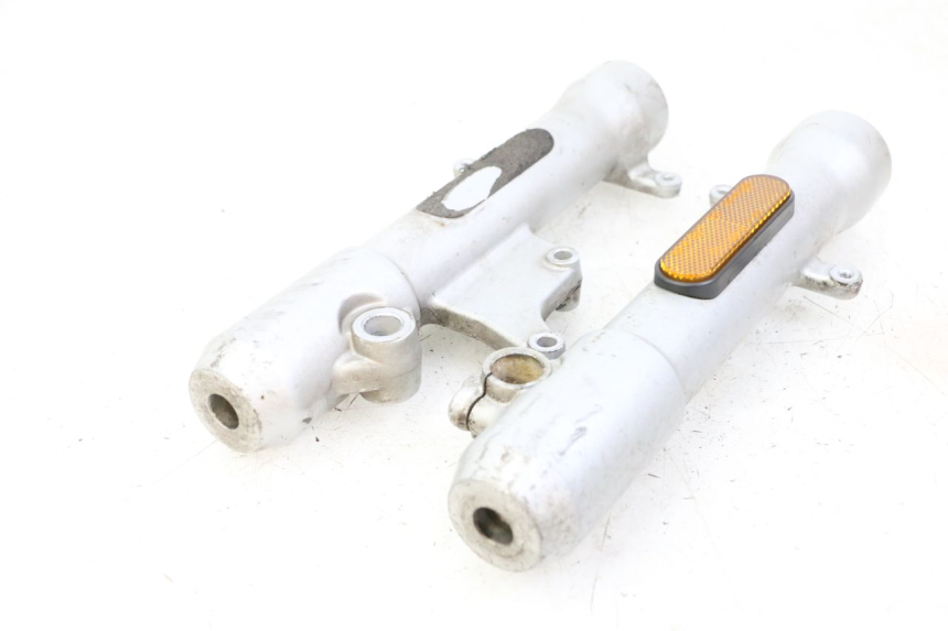 photo de BOTELLA HORQUILLA  PEUGEOT CITYSTAR 50 (2013 - 2017) - Detalles de los puntos de fijación