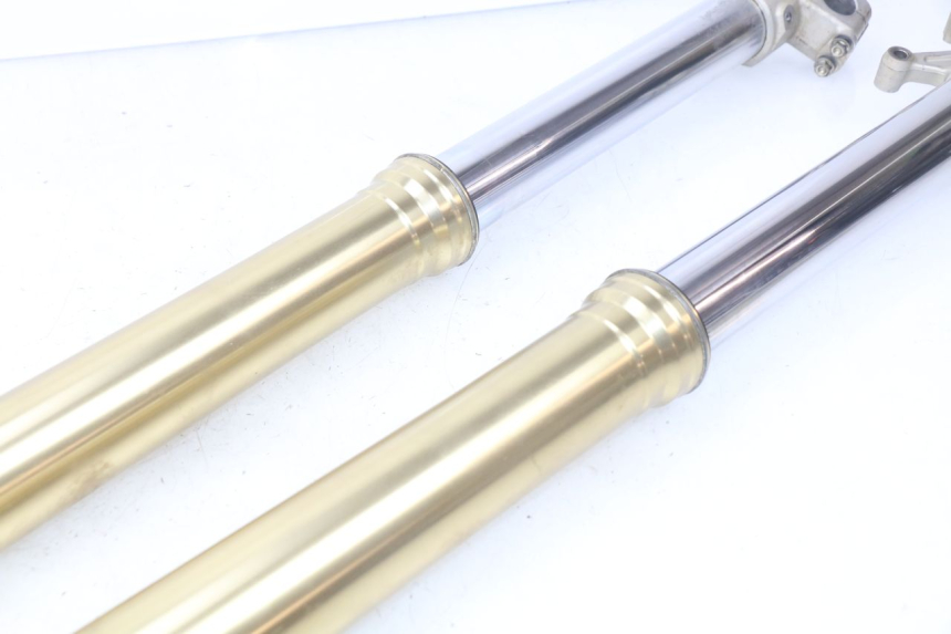 photo de TUBO DE HORQUILLA HONDA CRF 250 (2013 - 2016) - Características distintivas