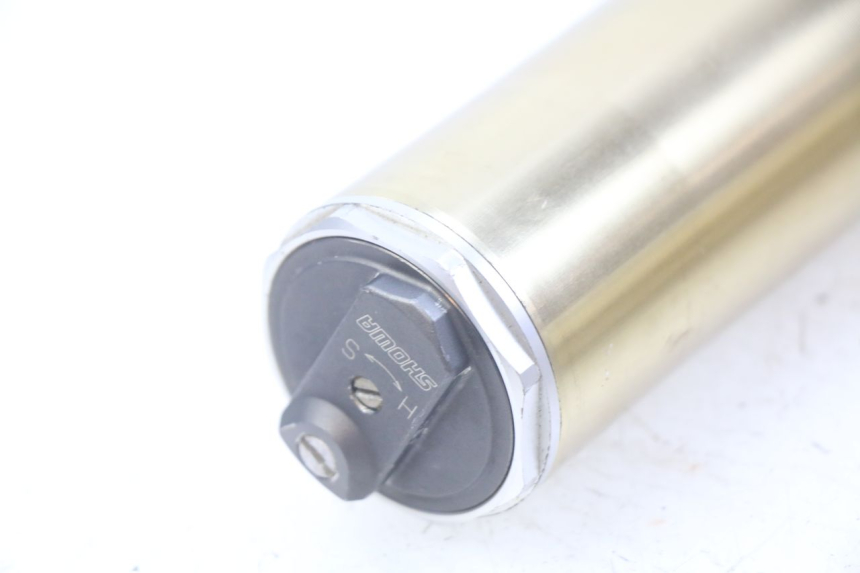 photo de TUBO DE HORQUILLA HONDA CRF 250 (2013 - 2016) - Primer plano técnico